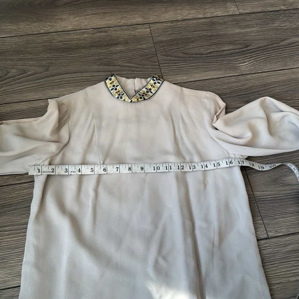 Vintage mod go-go style  long sleeve dress size 7 made of rayon